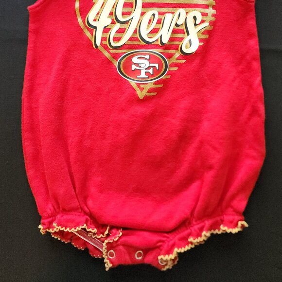 NFL Team Apparel San Francisco 49ers Girls Bodysuit 0-3 months with Bib 2 Piece - Picture 3 of 11